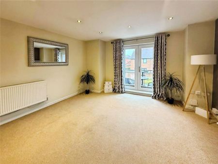 2 bedroom semi-detached house to rent - Photo 2