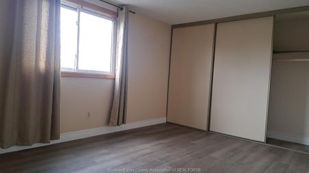 For Lease - 3098 ERINDALE Crescent, Windsor, Ontario - Photo 4