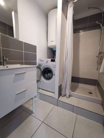 Appartement T3 meublé à louer 62 m² Toulon Centre Ville - Photo 5