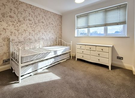 Leat Close, CM21, Sawbridgeworth - Photo 3