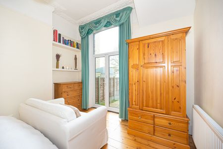 2 Bed Flat, Streatham Hill, SW2 - Photo 4