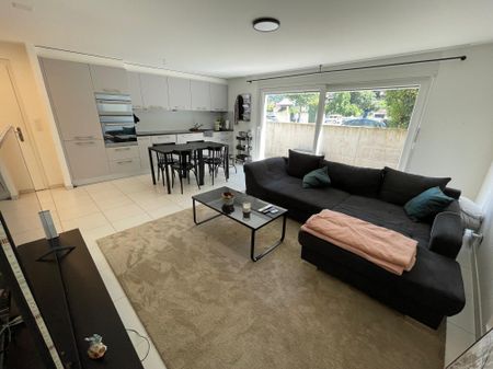 2.5 rooms of 65 m2 in the city center of Martigny - Photo 2