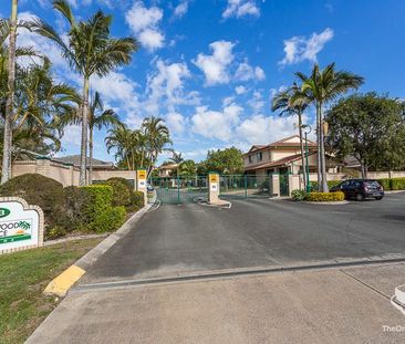 Spacious 3 Bedroom Townhouse In Prime Location!!! - Photo 3