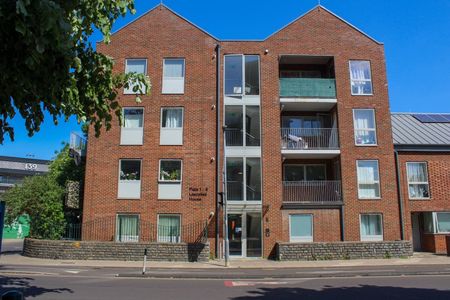Room in a Shared Flat, Lascelles House, SW8 - Photo 2