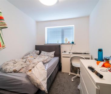 6 bedroom house to rent - Photo 2