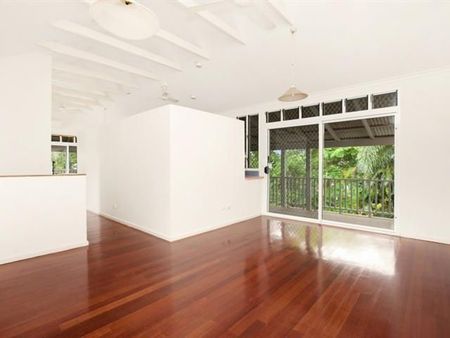 LIGHT-FILLED FAMILY HOME! - Photo 2