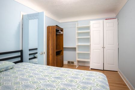 For Lease - 37 Hope Avenue, Hamilton, Ontario - Photo 2