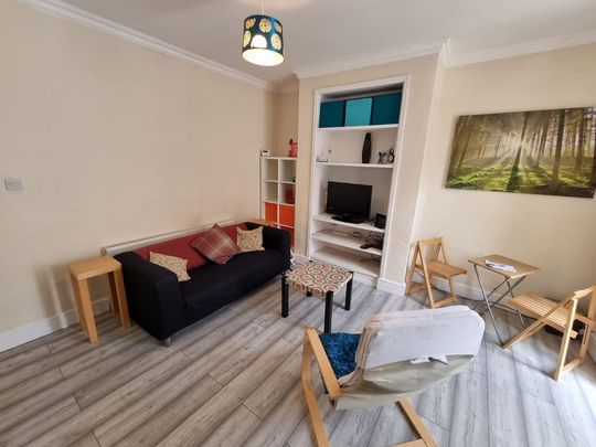 3 bedroom terraced house to rent - Photo 1