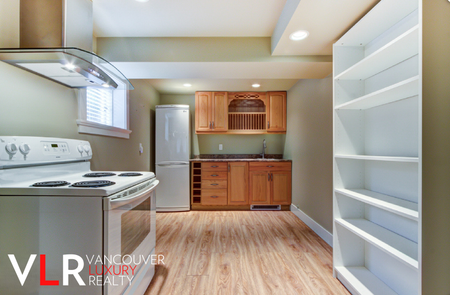 None in West Vancouver, BC - Photo 4