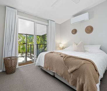 Spacious Secluded Family Home + Cottage - Photo 4