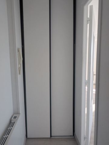 Location Appartement 3 pièces 73m² - Photo 4