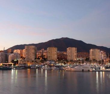 Middle Floor Apartment in Estepona - Photo 1