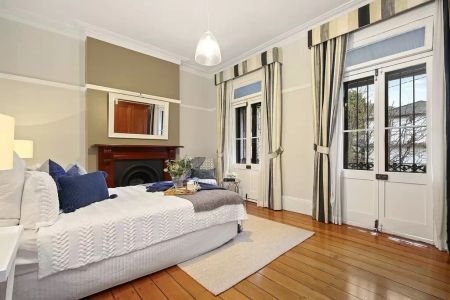 Charming Terrace in Prime Newtown - Photo 2