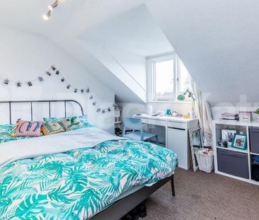 3 Bedroom, 1 bath, 1 reception Flat - Photo 1