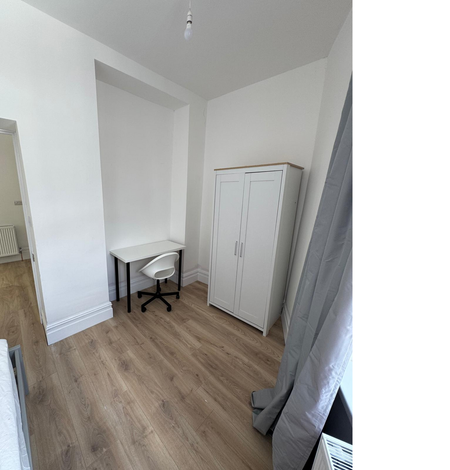 1 bedroom in a house share to rent - Photo 3