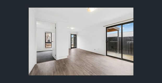 Modern 3 Bed Gated Villa! - Photo 1