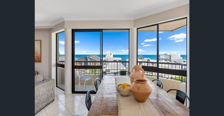 Stunning three-bedroom apartment in a perfect location between Kings Beach and Happy Valley. - Photo 3