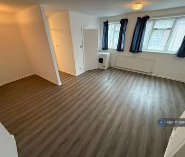 Studio to rent - Photo 6