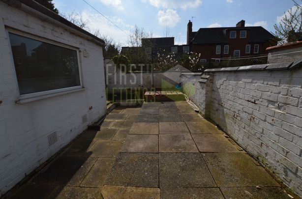 Knighton Fields Road East, Clarendon Park, Leicester, LE2 - Photo 1