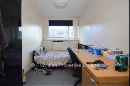 8 Bedroom Student Houses in Hyde Park Leeds - Photo 4