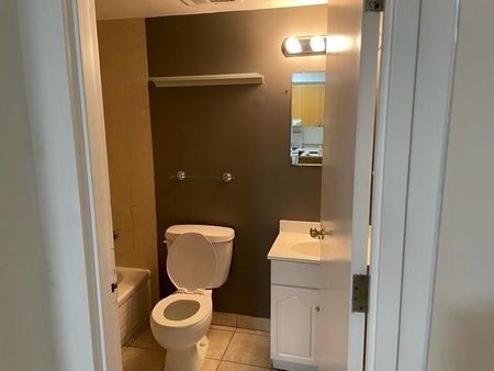 For Lease - 126 Dundas Street Unit# 202, Toronto, Ontario - Photo 3