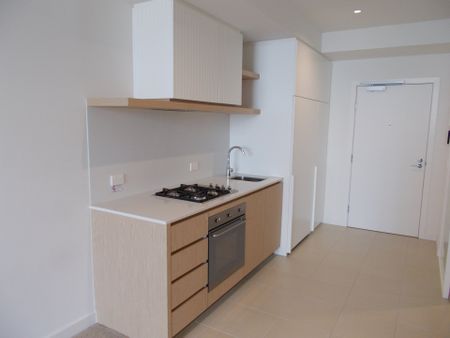 Bounce into Bond! - Photo 2