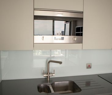 1 Bed Flat, Maine Tower, E14 - Photo 6