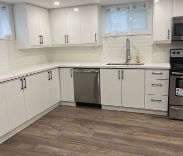 For Lease - 23 Irwin Avenue, Aurora, Ontario - Photo 1