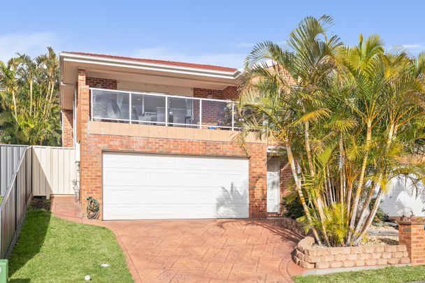 Spacious Family Home with Panoramic Lake Views - Photo 1