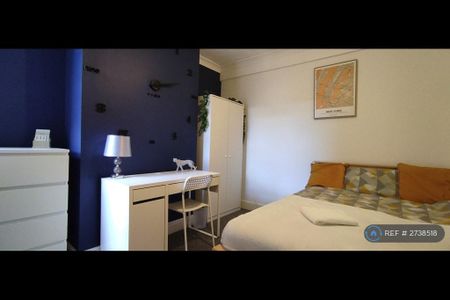 1 bedroom in a house share to rent - Photo 5