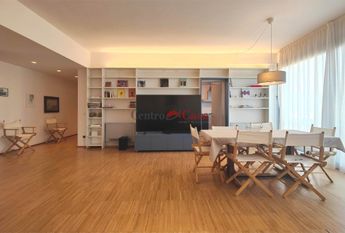 Signorile appartamento di 176 mq. ristrutturato, con vista panoramica