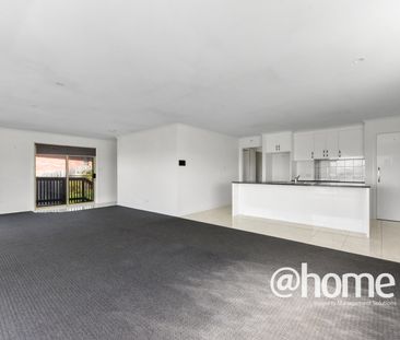 Beauty on Bordin - Photo 2