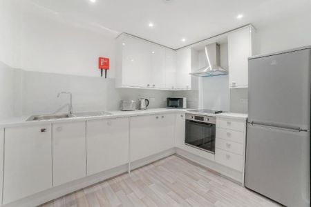 4 bedroom flat to rent - Photo 5