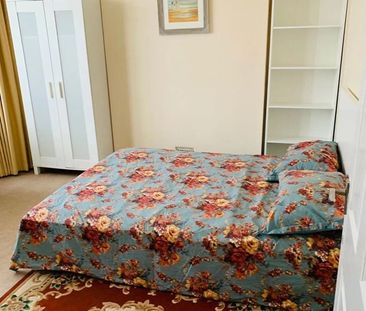 Room in a Shared House, New Way Road, NW9 - Photo 2