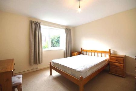 Benhall, GL51 - Photo 4