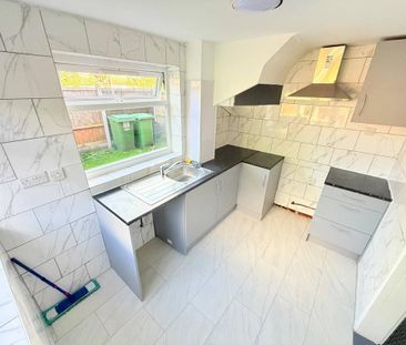 3 bedroom semi-detached house to rent - Photo 5