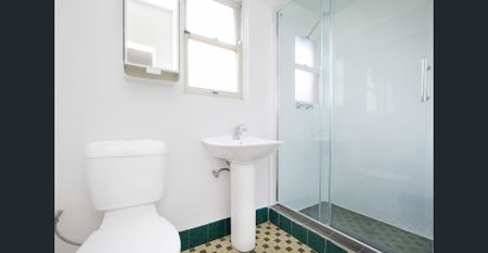 Neat & Tidy - 1 Bedroom Unit - Photo 3