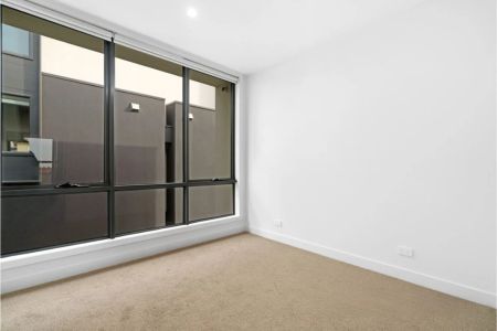 Stylish townhouse in prime Preston location. - Photo 3