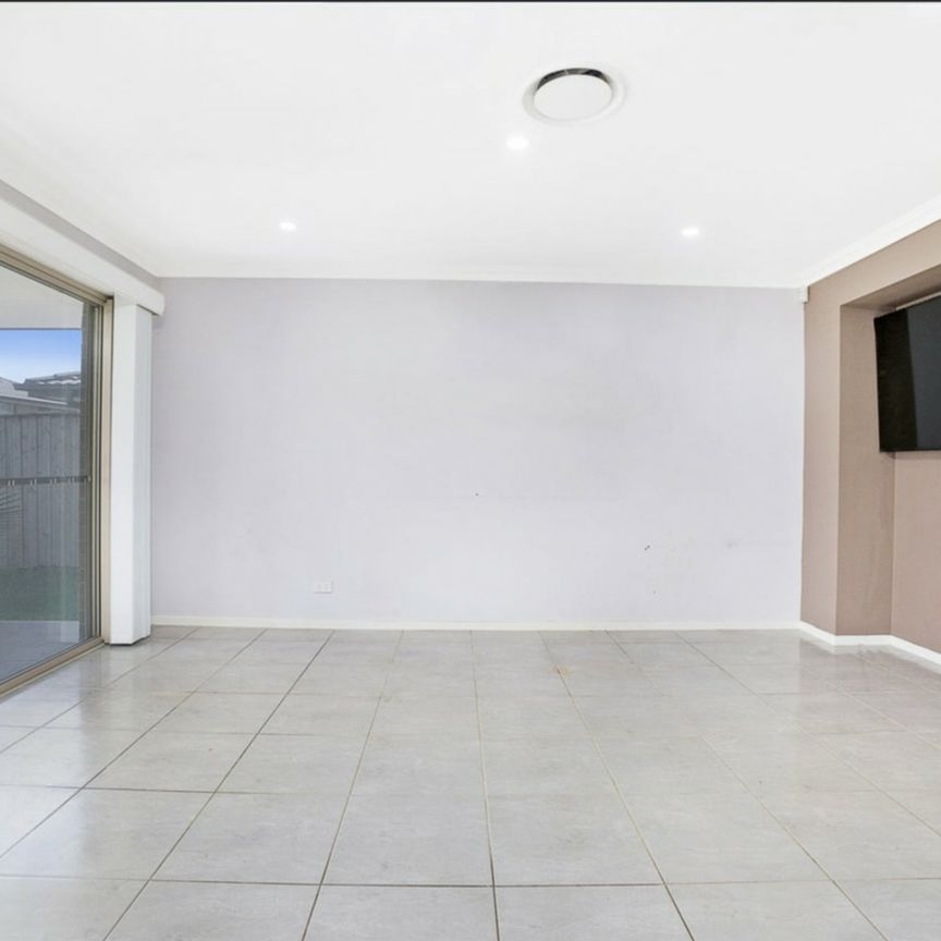 Stunning Home - Great Location! - Photo 1
