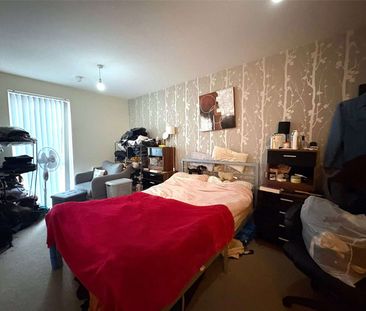 Fantastic Furnished Two Double Bedroom Apartment with an allocated ... - Photo 3