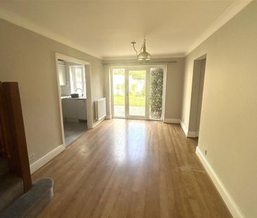 4 bedroom detached house to rent - Photo 3