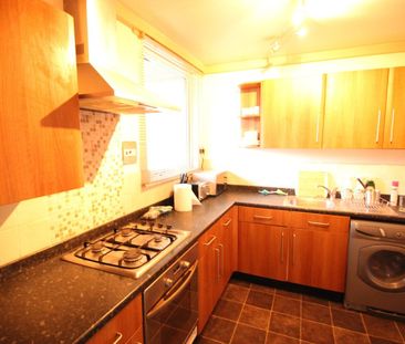 Room in a Shared Flat, Market Square, E14 - Photo 2