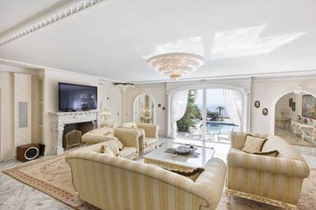 Rental Villa - Photo 2