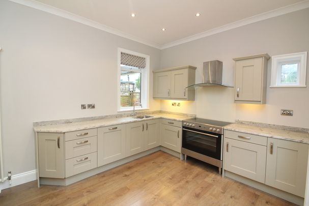3 Bedroom Semi-Detached Bungalow - Photo 1