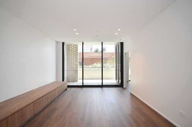 1 Bedroom Plus Study Room Apartment in Iconic Mason - Photo 1