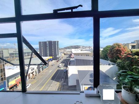 Prime Location - 4-Bedroom Home in Thorndon Quay, Pipitea - Photo 2