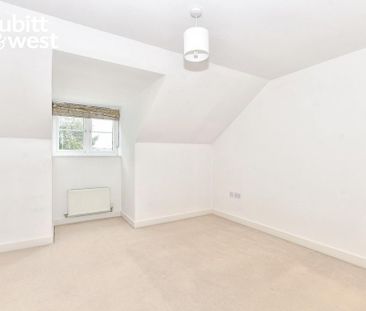 4 bedroom semi-detached house to rent - Photo 1