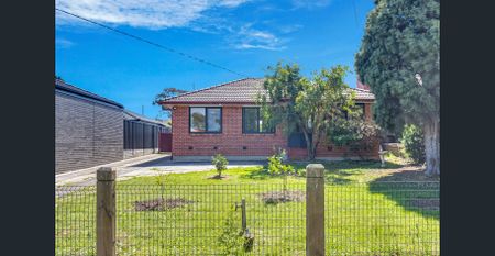 Family-Friendly home with great outdoor space - Photo 2