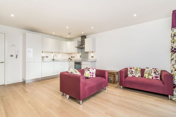 2 bedroom property to rent The Blake Building, Admirals Quay, Ocean Way, Southampton, SO14 - Photo 1