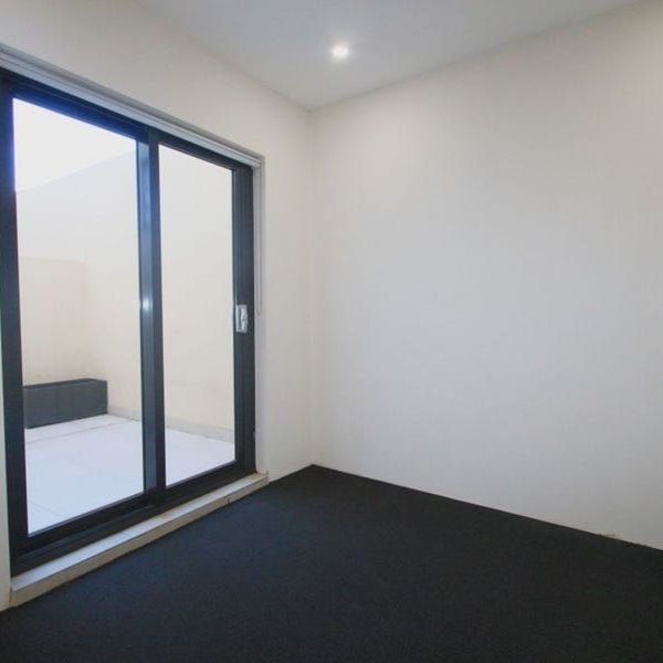 Ultra Modern Apartment Access through Marrickville Lane - Photo 1